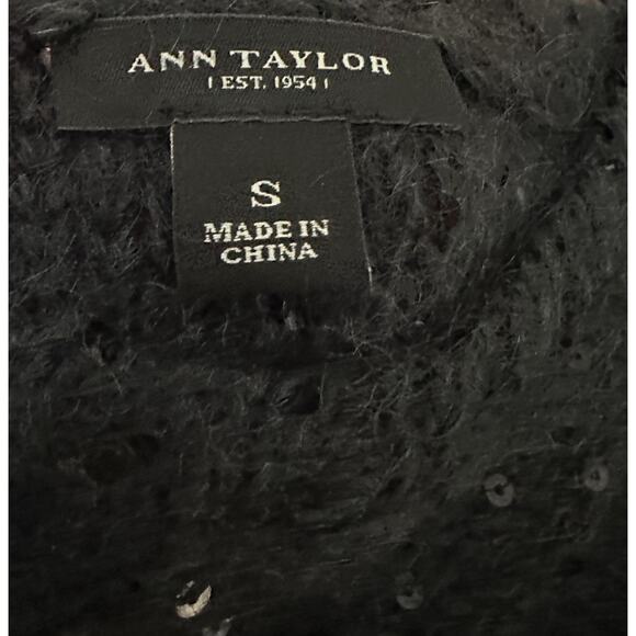 ANN TAYLOR Pullover Charcoal Black Fuzzy Sweater with Sequins Size Small - Picture 2 of 5